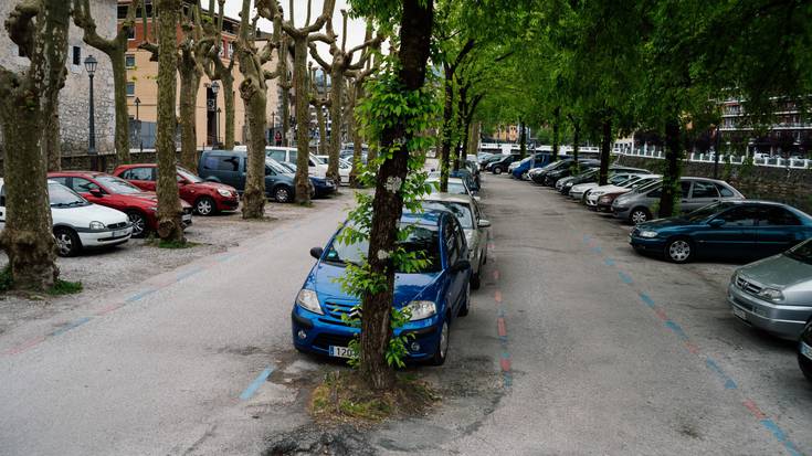 Aparkalekuen aferak luzerako eman du iraileko osoko bilkuran