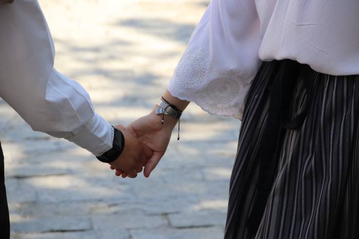 Berriro ere elkarri eskutik  54 1632576981802