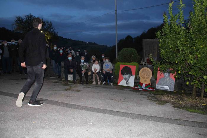 Joxi eta Joxean oroitu eta o 8 1602927380280