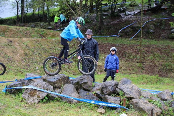 Bi gurpilen gainean  32 1491138565984