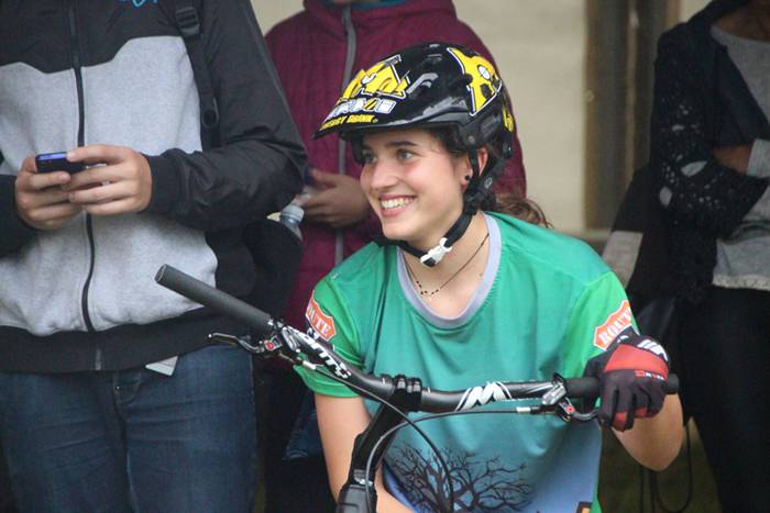 Erakustaldi batekin hasi dir 38 1496515155671