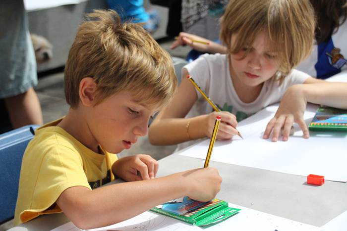 Haurrak beren dohaiak erakusten 31 1469532397722