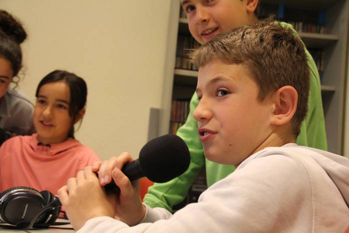 Samaniego ikastetxearen bisita Atarian 56 1465988972762