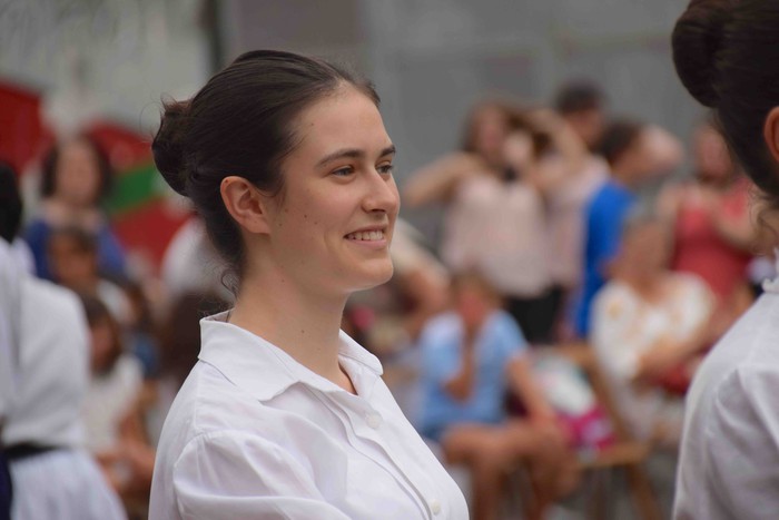 Soka dantzak jende ugari bildu du Errebote plazan - 34