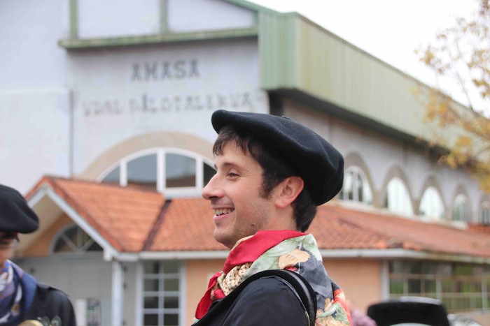 Amasarrak gaztetzen dituen eguna - 43