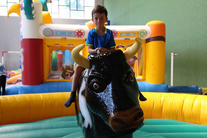 Helduak mahaiaren bueltan, e 11 1502640644624