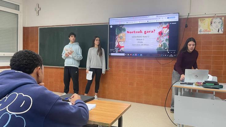 Elkartasun keinua egin dute berriz ere, Herrikidek eta Kirikiñok