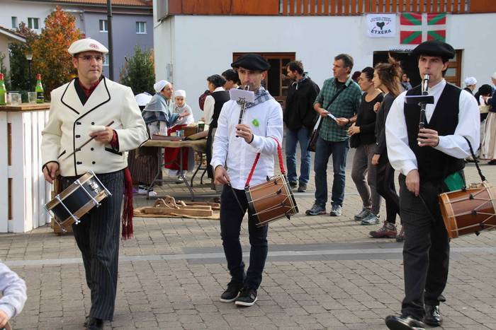 Auzolanaren fruitu, azoka 72 1541961649094