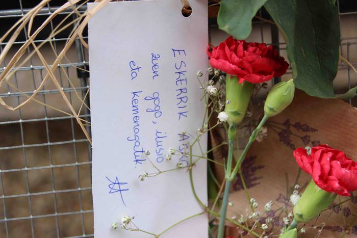 Esker hitzak, loreekin 35 1592050834008