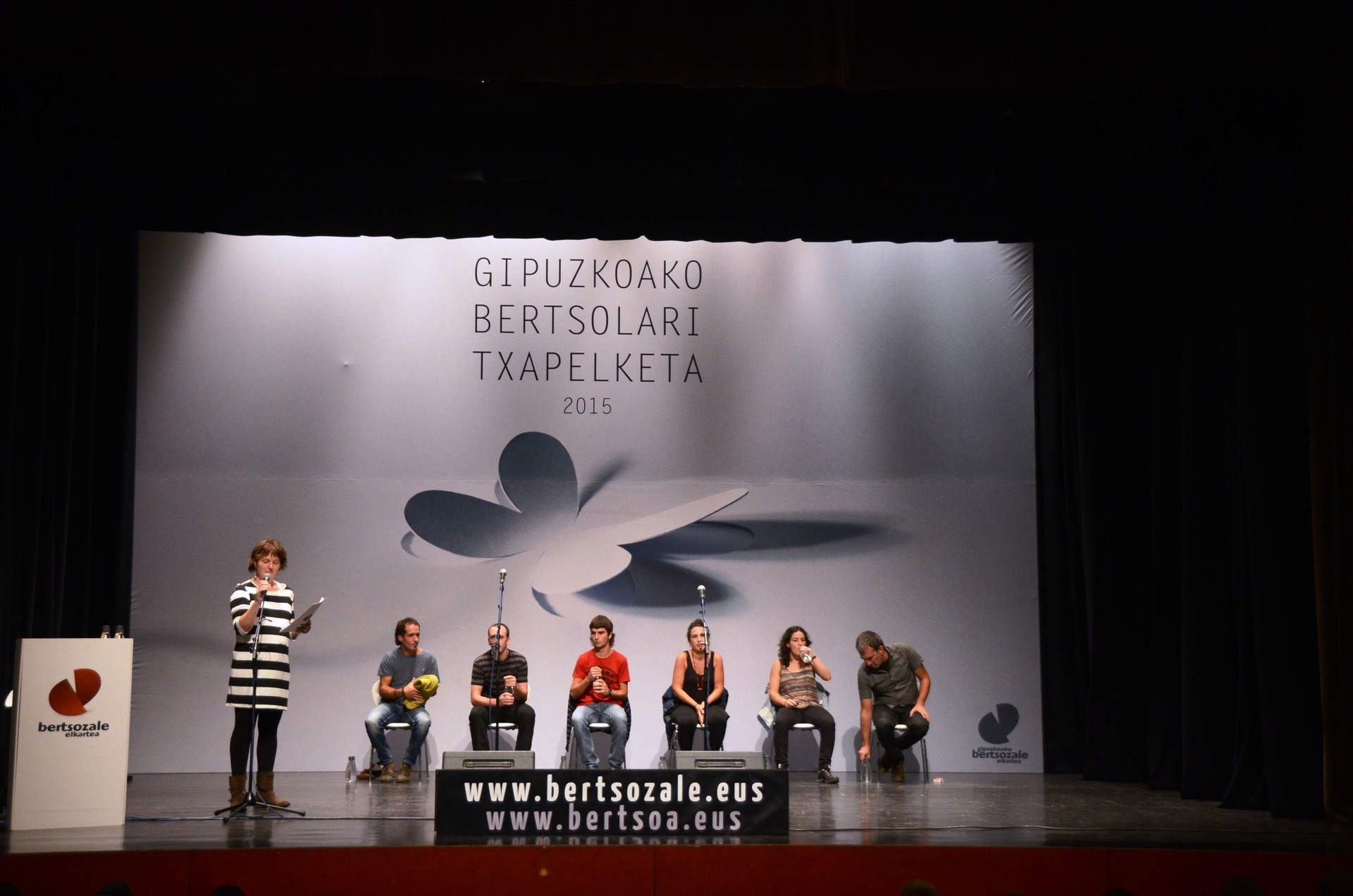 Iguaran laugarren, Mujika seigarren