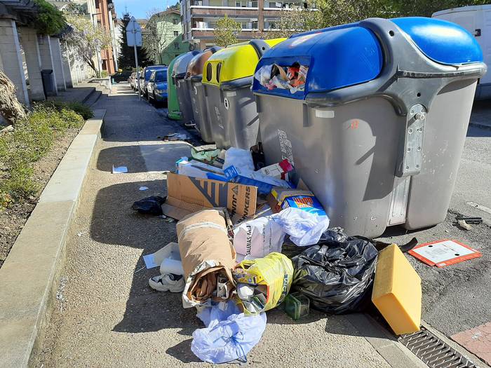 Udalak neurriak hartuko ditu, gero eta hondakin gehiago uzten baitira lurrean botata