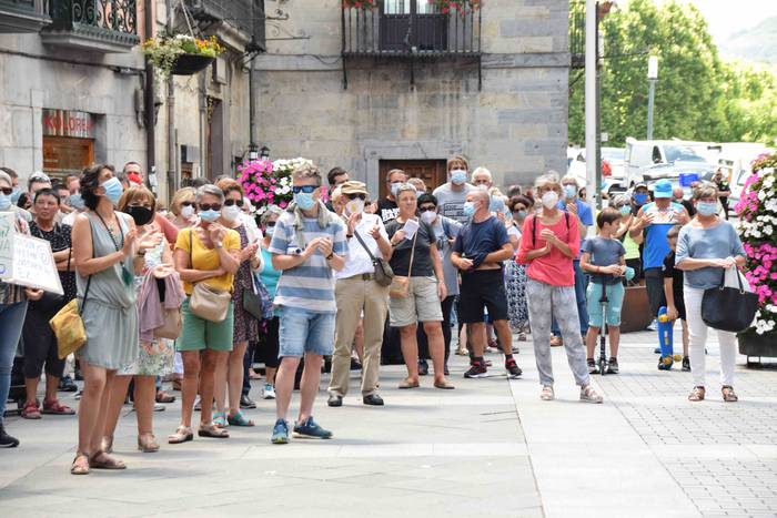 Zerbitzu publikoen aldeko mo 56 1593258005082