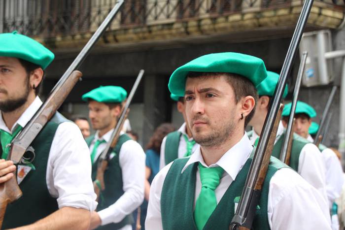 Santuek eta dantzariek poztu 134 1498312929406