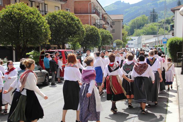 Dantzan ospatu dute Sutarrir 1 1557663316634