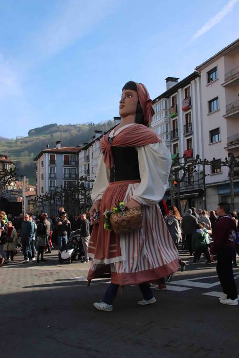 Erraldoi eta buruhandiak Zal 4 1582375935757