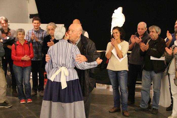 Eskultoreen erakusketa inaug 8 1541877695433