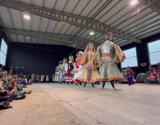 Erraldoiak dantzan Ferialekuan