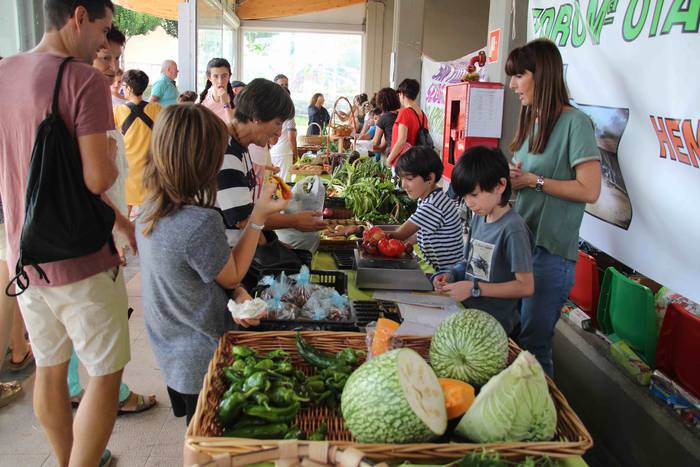 Zizurkil herrigunea Azoka Be 10 1570974678393