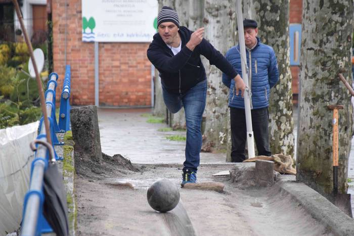 Bola txapelketa jokatu dute Belauntzan 24 1544875353319