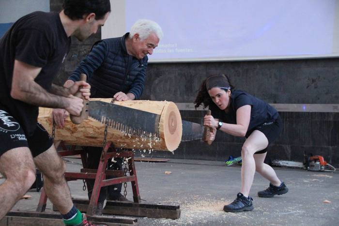 "Azti, prest, irribarra!" 19 1647719509921