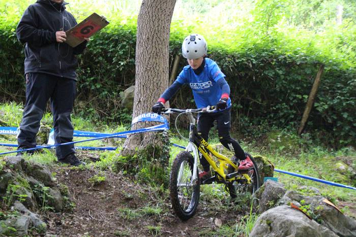 Oreka landuz, bi gurpilen ga 20 1525011706394