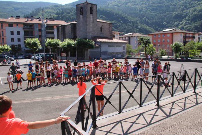 Saharako haurrei harrera egi 36 1530544364864