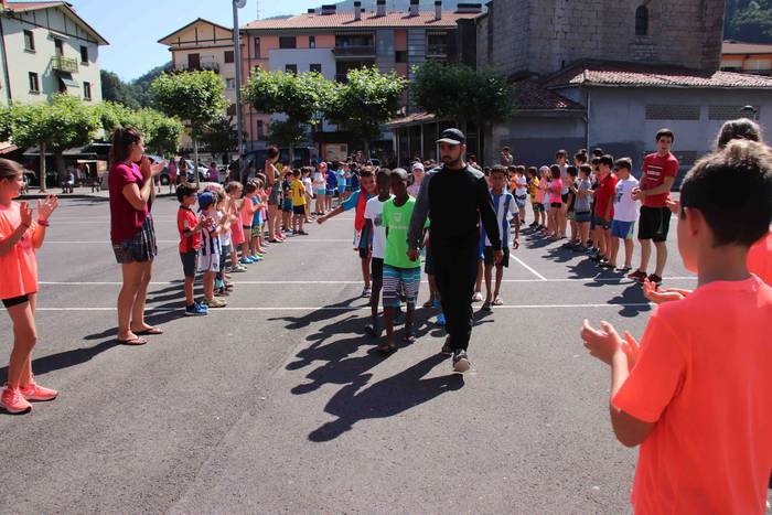 Saharako haurrei harrera egi 14 1530544012097