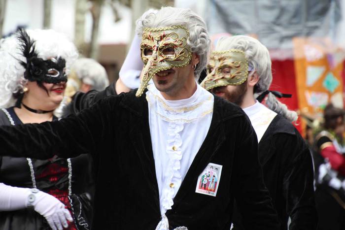 Veneziatik Jamaikaraino, Aut 11 1551717714952