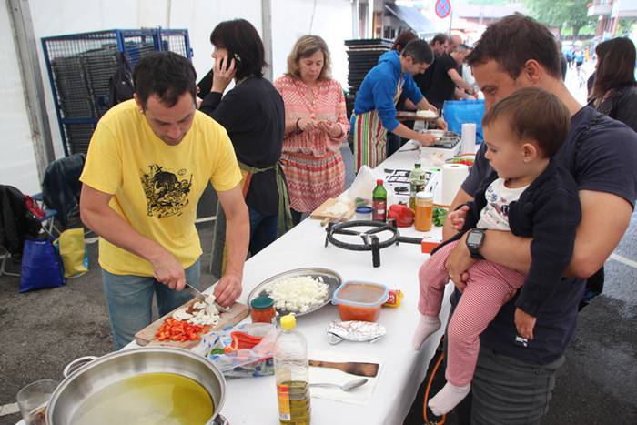 Auzo giroa mantenduz Amarotzen 5 1467476317390