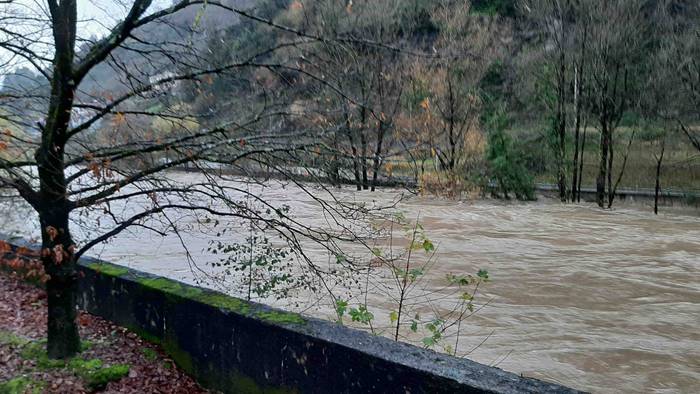 Urak eta lurrak gain hartu d 13 1639129521325