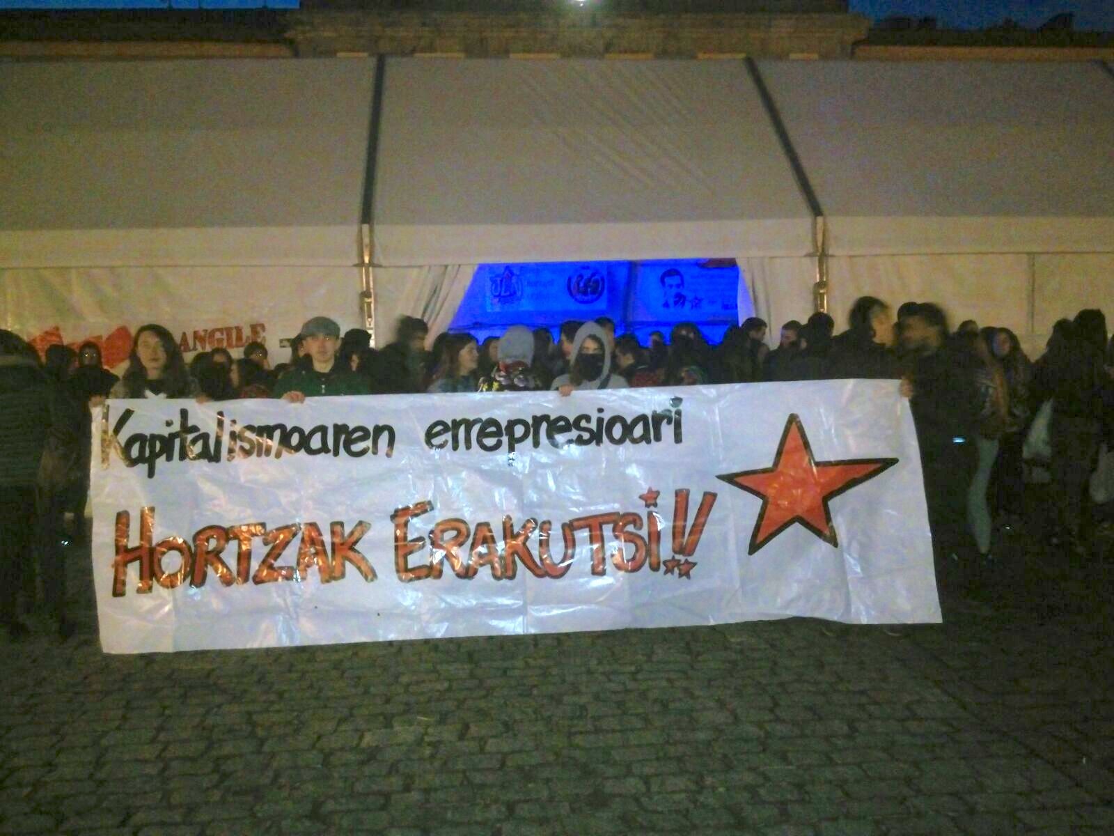 Manifestazioa eskualdeko gertakariak salatzeko