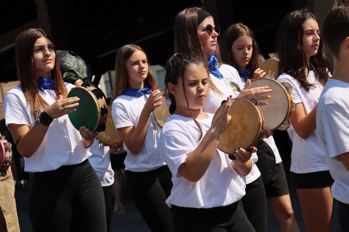 Badatoz salontzoak Ikaztegietara