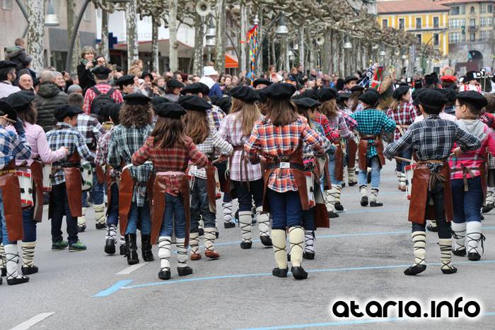 Zaldunita bezperako haur danborrada 38 1454785343768