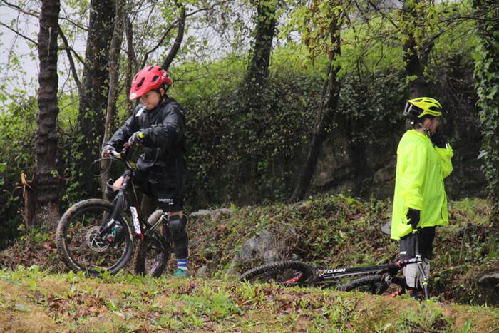 Bi gurpilen gainean  10 1491138434662