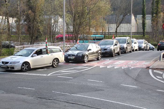 Autokarabana, 'Kalera, Kalera' ekimenari hasiera emateko