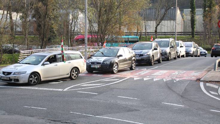 Autokarabana, 'Kalera, Kalera' ekimenari hasiera emateko