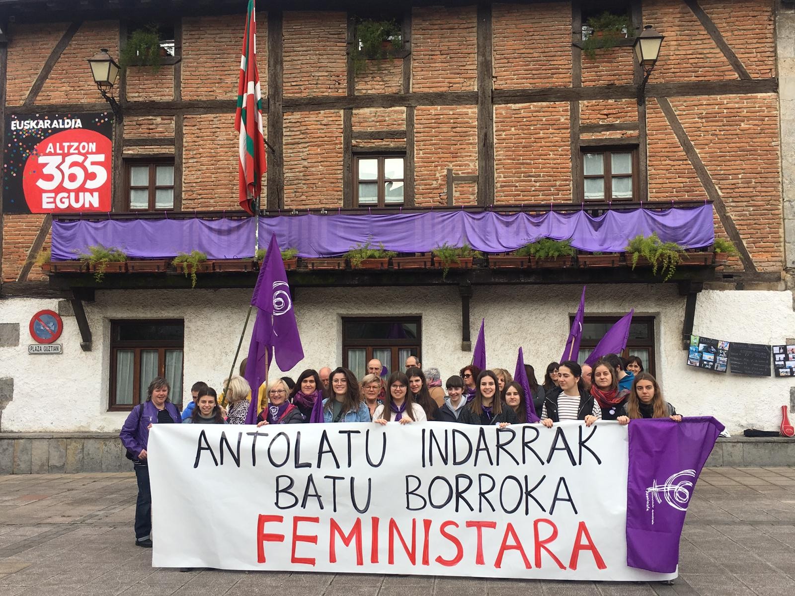 Altzoko emakumeak indarrak batuz