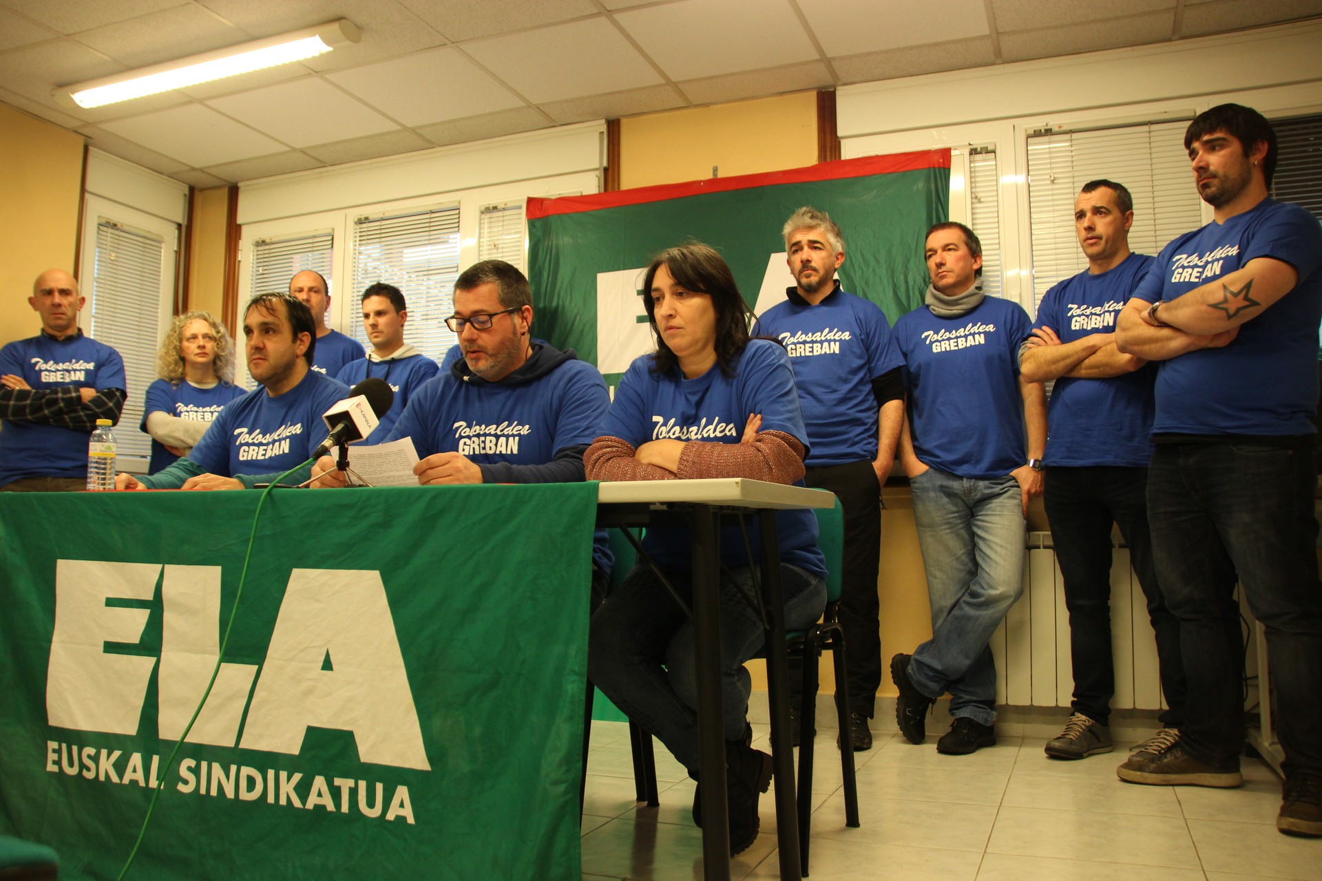 Tolosaldea Buseko langileek "prekarietatea finantzatzea" leporatu diete Tolosako Udalari eta GFAri