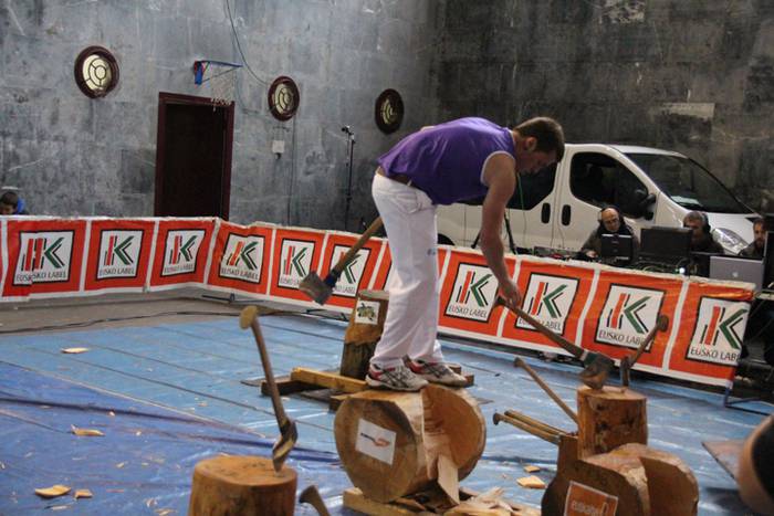 Urrezko aizkora kanporaketa abaltzisketa 16 1461501190381