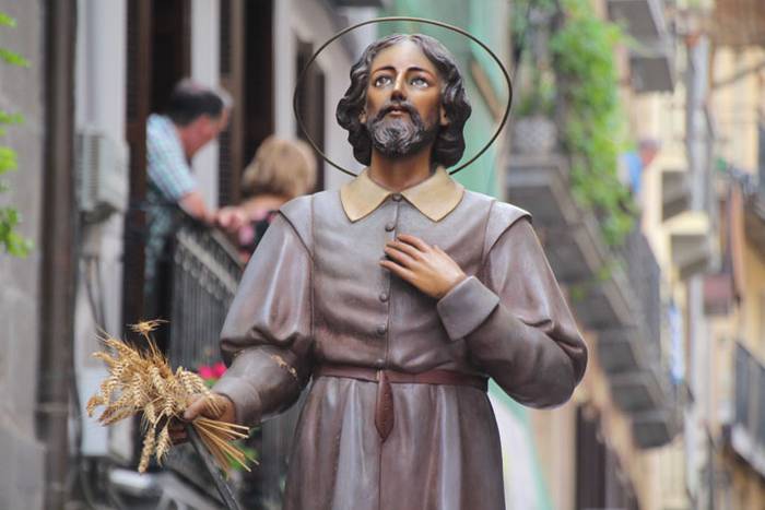 Santuek eta dantzariek poztu 80 1498312618335