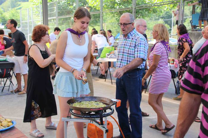 Bertsoak eta koktelak uztart 21 1661603484356