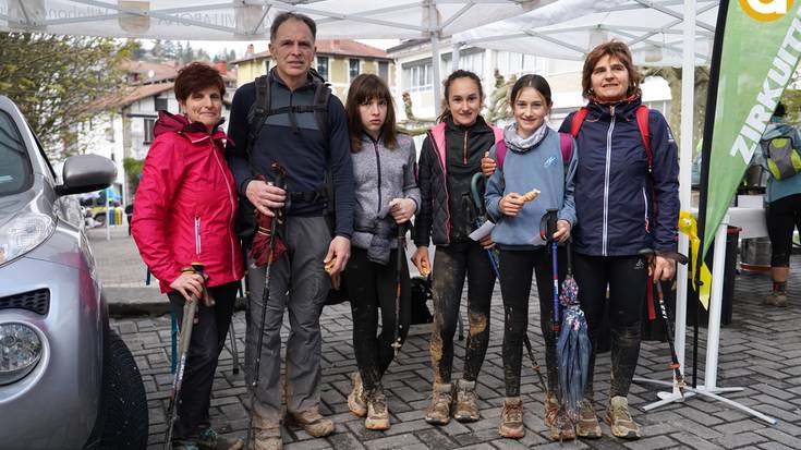 900 mendizale inguru izan ditu aurtengo martxak