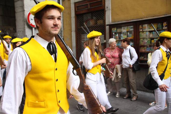 Lizarrez apaindutako kaleeta 184 1498480816684