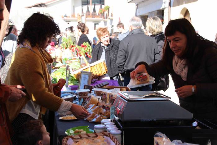 Azoka eguna ospatu dute Bera 9 1541345504219