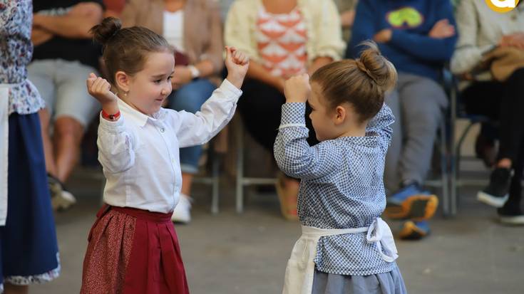 Dantzan hasi dituzte Bedaioko Jaiak