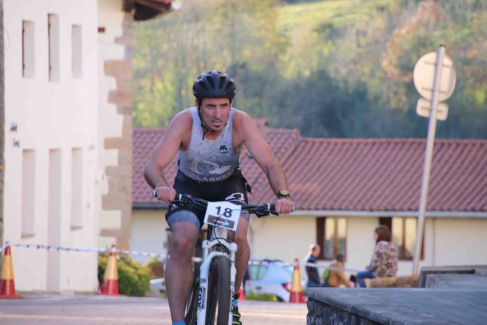 Alexander Ordeñana eta Zuriñ 108 1543079323005