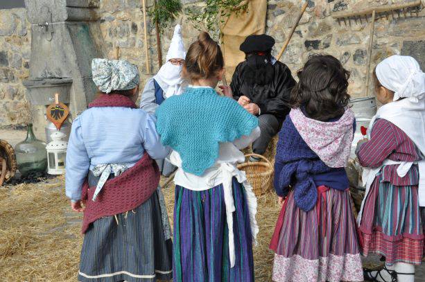 Herrigunean izan dira Olentzero eta Mari Domingi