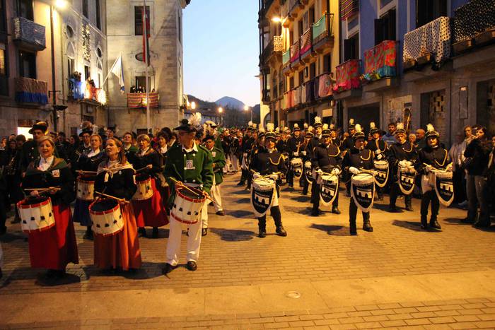 Zaldunak ere helduen danborr 3 1551555214284