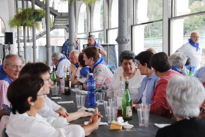 Helduen eguna San Joan jaiak 18 1655997471434