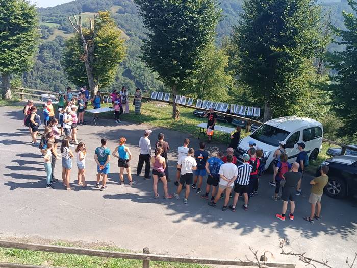 60 pertsona orientazio proban